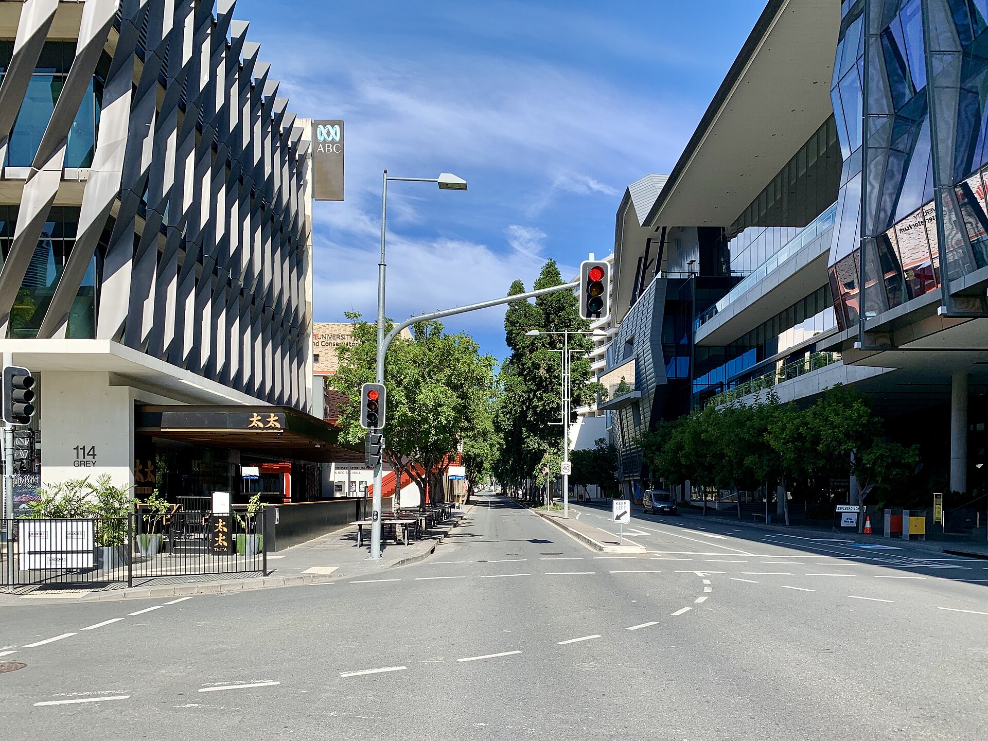Stabbings, car thefts and a Woolloongabba sweep: Brisbane's crime week in full